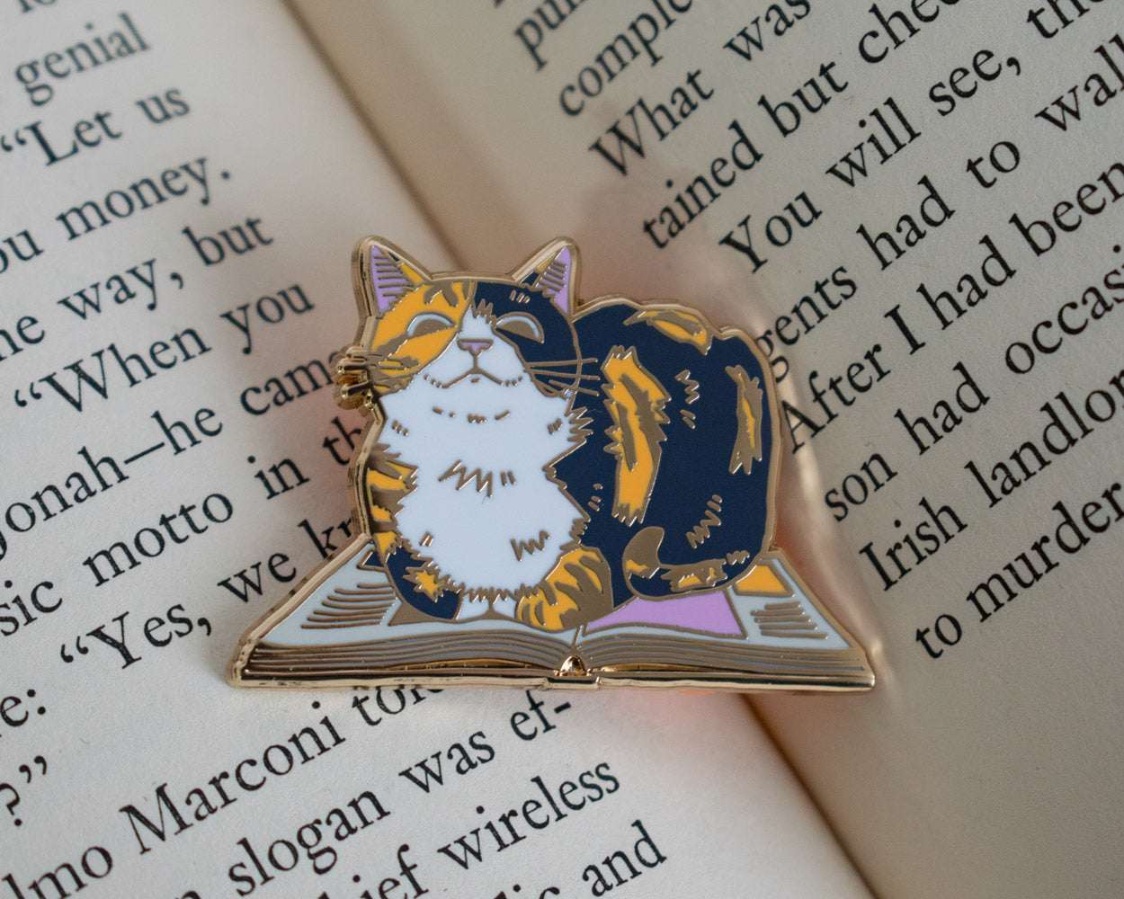 Read Me - Hard Enamel Pin