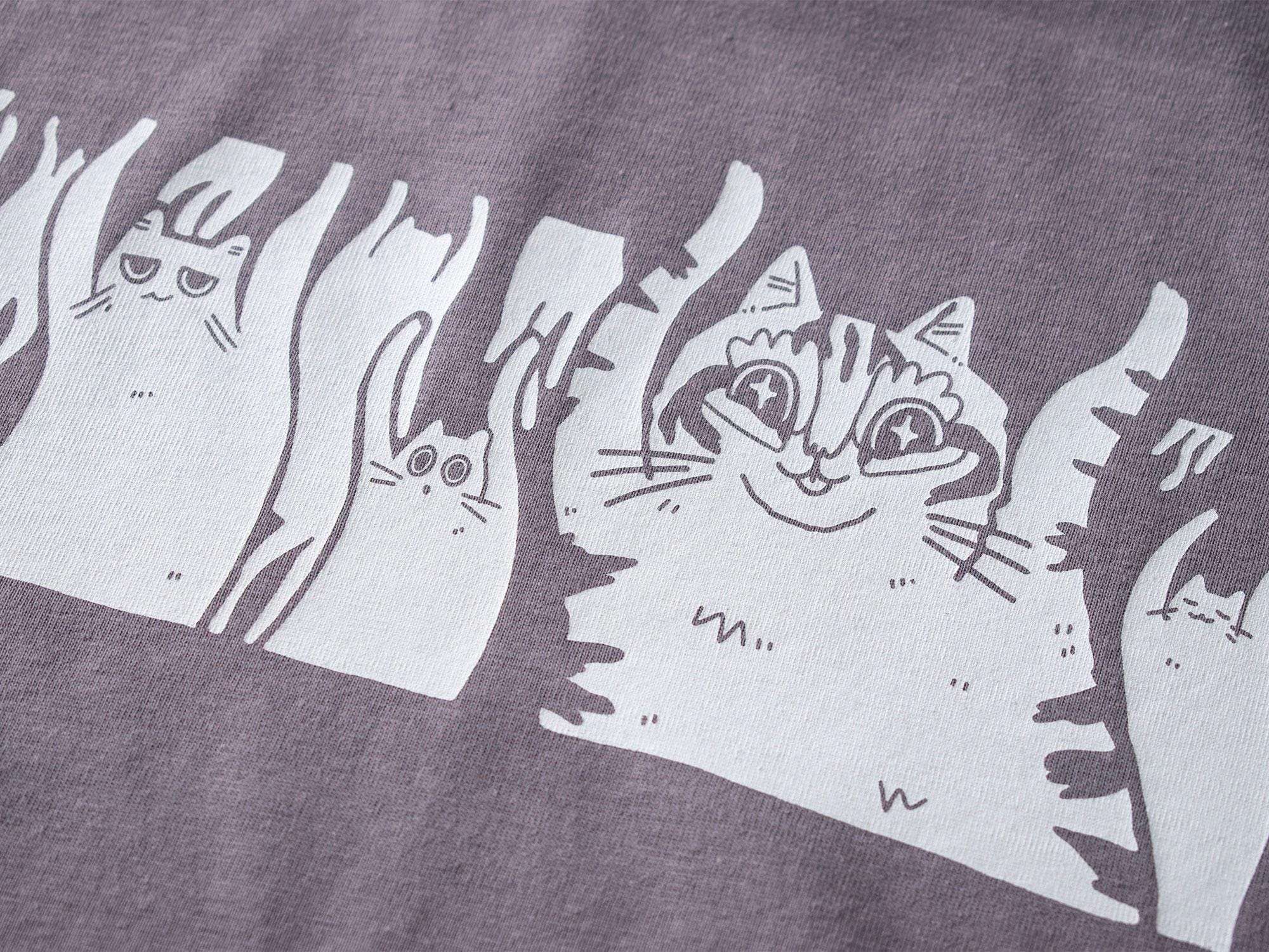 When the bass hits oversized t-shirt | Hand screen printed on dusty llilac 100% cotton tee with front and back print of cats raving