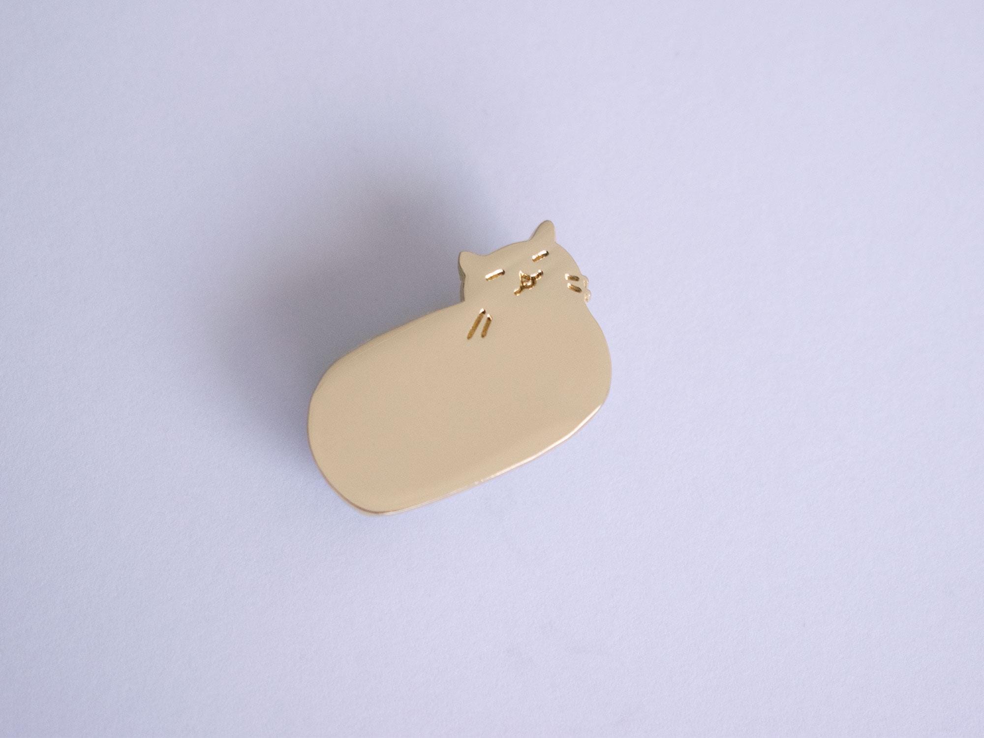 Golden Cat Loaf Enamel Pin | Gold plated brooch with a cat sitting as loaf